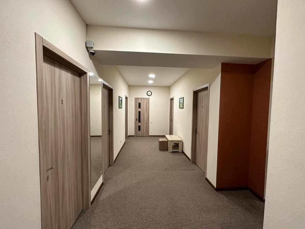 5 Rooms Near 300 Aragveli Metro Station Tbilisi ภายนอก รูปภาพ