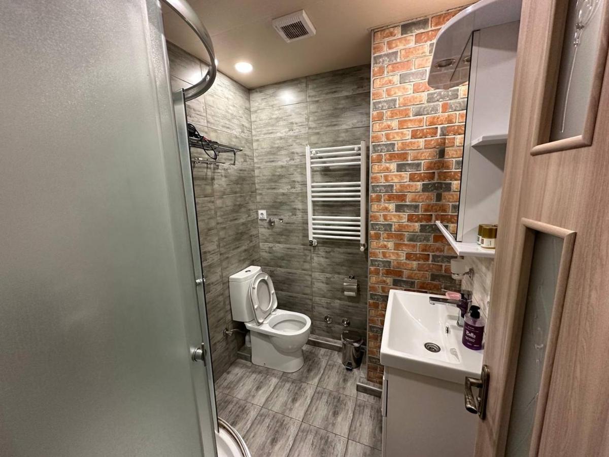 5 Rooms Near 300 Aragveli Metro Station Tbilisi ภายนอก รูปภาพ