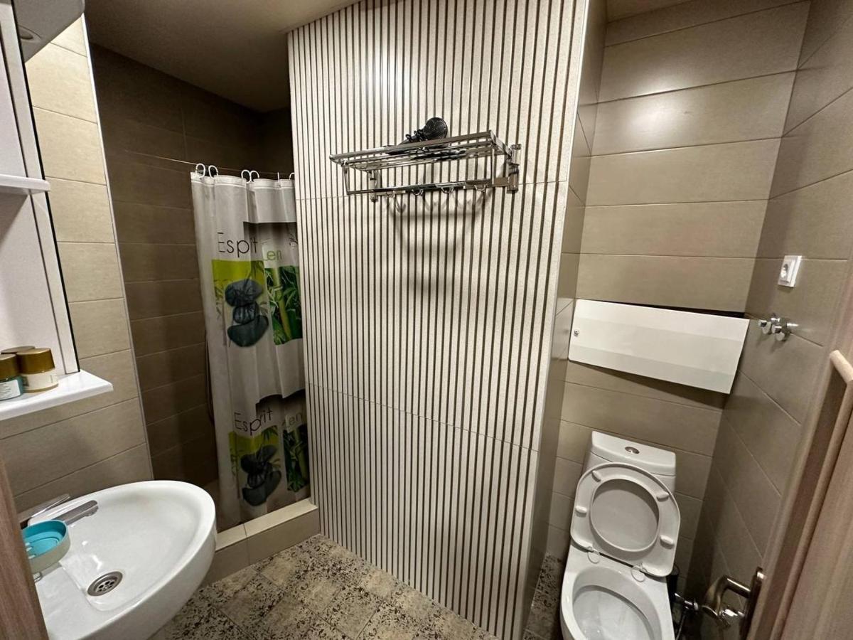 5 Rooms Near 300 Aragveli Metro Station Tbilisi ภายนอก รูปภาพ