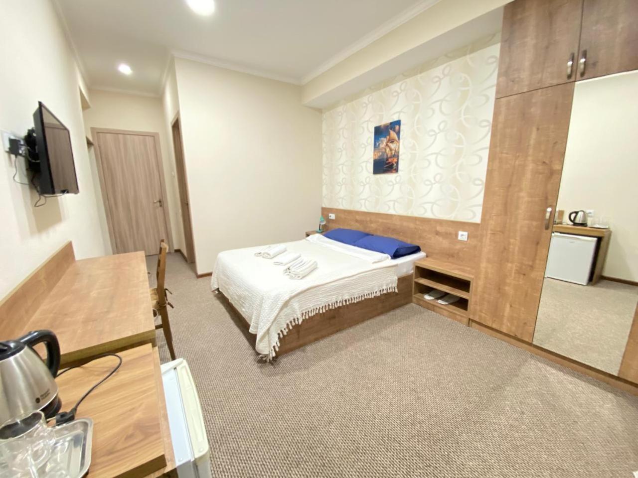 5 Rooms Near 300 Aragveli Metro Station Tbilisi ห้อง รูปภาพ