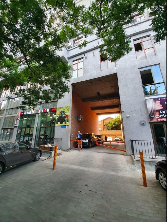 5 Rooms Near 300 Aragveli Metro Station Tbilisi ภายนอก รูปภาพ
