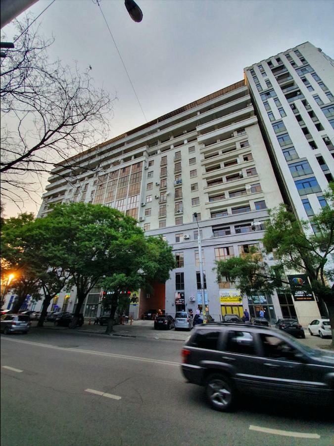 5 Rooms Near 300 Aragveli Metro Station Tbilisi ภายนอก รูปภาพ