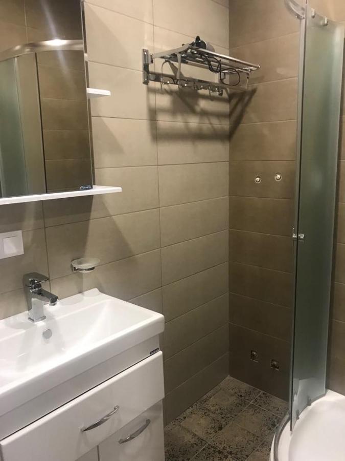 5 Rooms Near 300 Aragveli Metro Station Tbilisi ภายนอก รูปภาพ