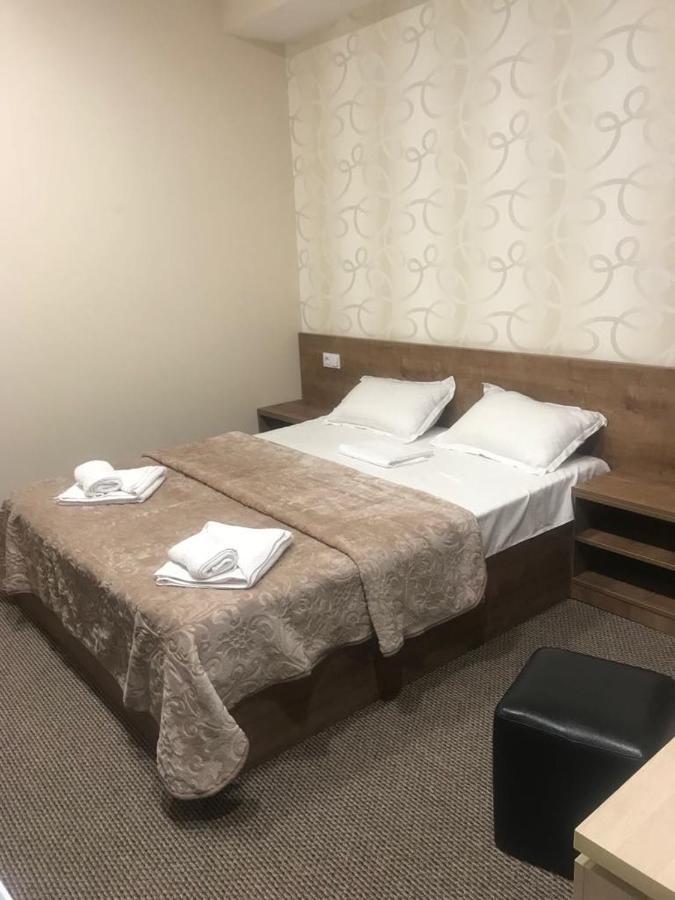 5 Rooms Near 300 Aragveli Metro Station Tbilisi ภายนอก รูปภาพ