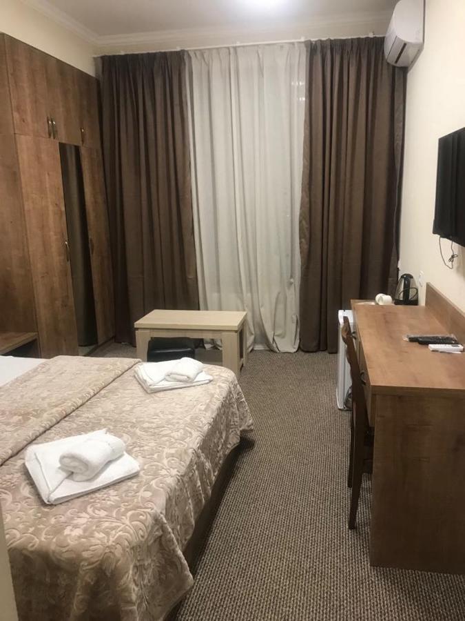 5 Rooms Near 300 Aragveli Metro Station Tbilisi ภายนอก รูปภาพ